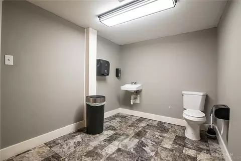 Bath - 1701 Lexington Ave, Springfield, OH 45505 photo 1 of 3