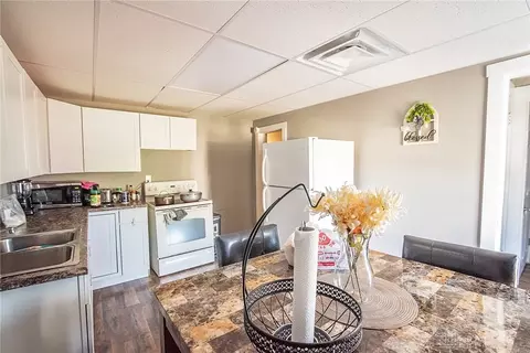 Kitchen - 1701 Lexington Ave, Springfield, OH 45505 photo 1 of 2