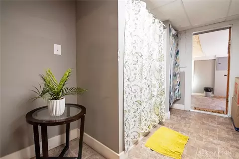 Bath - 1701 Lexington Ave, Springfield, OH 45505 photo 3 of 3