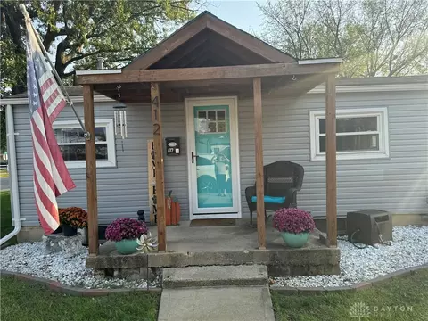 412 Troy St, Troy, OH 45373
