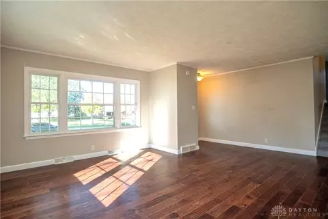 Living - 325 E Ruth St, Sidney, OH 45365 photo 2 of 3