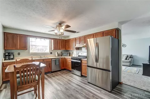 Kitchen - 1722 Elaina Dr, Springfield, OH 45503 photo 2 of 2