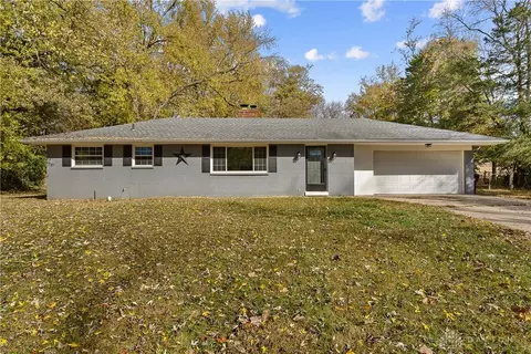 2946 Sunny Dr, Dayton, OH 45434