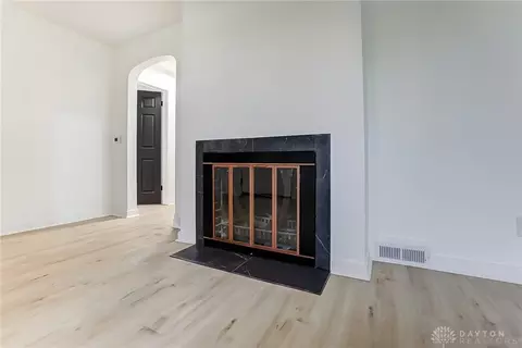 Living - 2725 Troy Rd, Springfield, OH 45504 photo 3 of 3