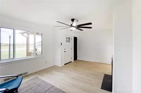 Living - 2725 Troy Rd, Springfield, OH 45504 photo 2 of 3