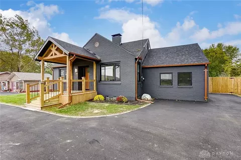 Exterior - 2725 Troy Rd, Springfield, OH 45504 photo 2 of 11