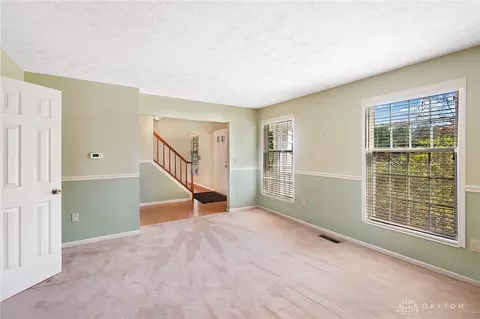 Living - 4825 Peacock Rd, Springfield, OH 45502 photo 1 of 4