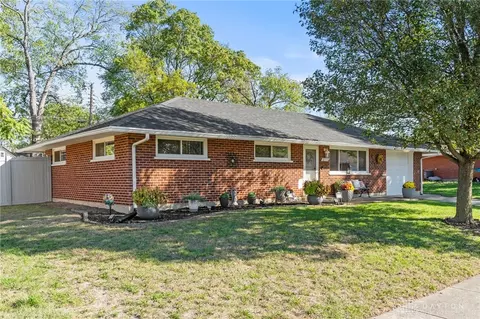 2111 Mattis Dr, Dayton, OH 45439