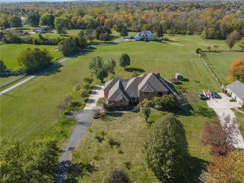 9153 Yankee Rd, Springboro, OH 45066