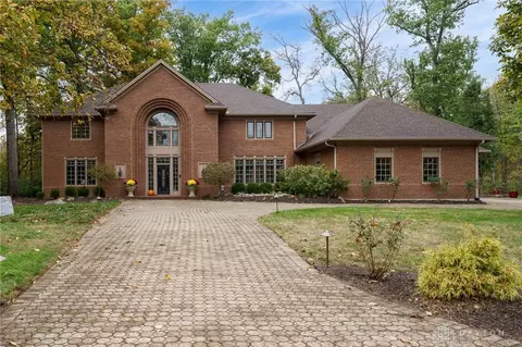 10521 Watch Hill Ln, Washington Township, OH 45458