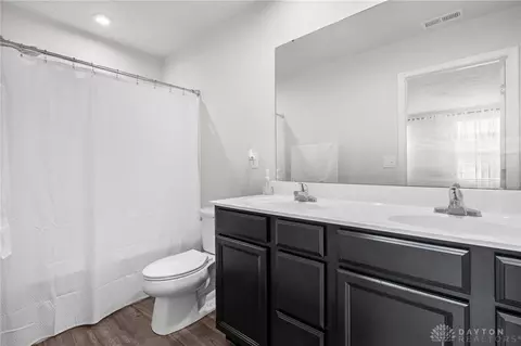 Bath - 202 Golden Gate Ave, Springfield, OH 45505 photo 2 of 2
