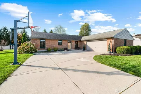 1540 Silver Lake Dr, Washington Township, OH 45458