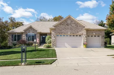45 Crest Oak Ct, Springboro, OH 45066