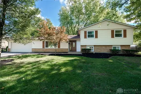 360 Clareridge Ln, Centerville, OH 45458