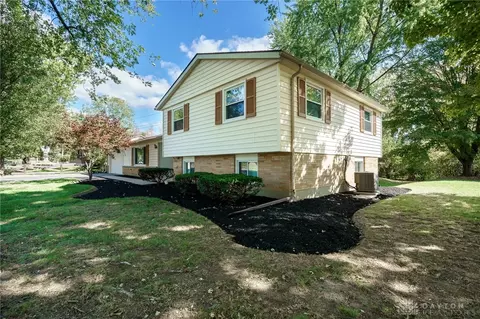 360 Clareridge Ln, Centerville, OH 45458 photo 3