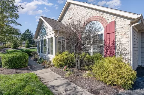 5 Scarborough Village Dr, Dayton, OH 45458