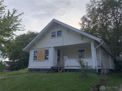 1573 Karr St, Springfield, OH 45503 photo 2