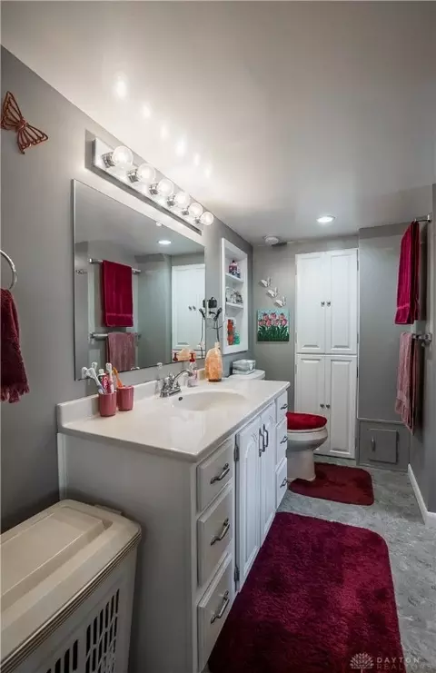 Bath - 2777 River Rd, Sidney, OH 45365 photo 4 of 5