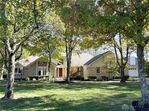 8864 Evan Ct, Springboro, OH 45066
