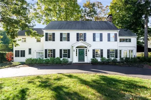 3969 Applewood Ln, Kettering, OH 45429