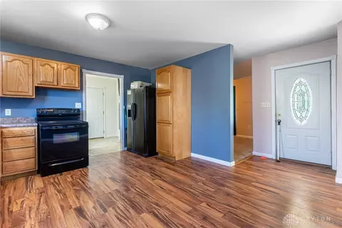 Entry Way - 675 E State Route 73, Springboro, OH 45066 photo 2 of 2