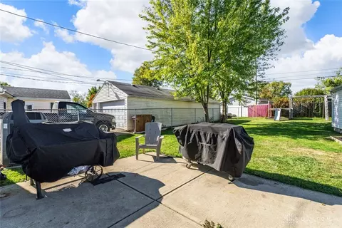 Exterior - 2509 Midvale St, Kettering, OH 45420 photo 5 of 7