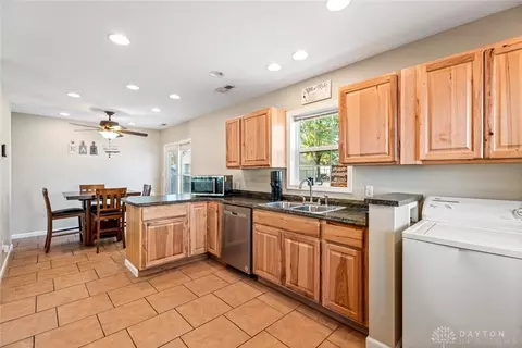 Kitchen - 2509 Midvale St, Kettering, OH 45420 photo 3 of 4