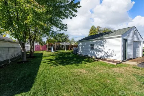 Exterior - 2509 Midvale St, Kettering, OH 45420 photo 2 of 7