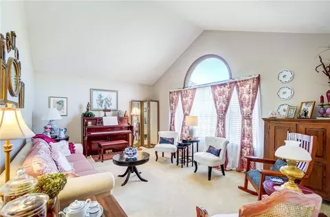 1847 Fox Ridge Dr, Springfield, OH 45503 photo 8