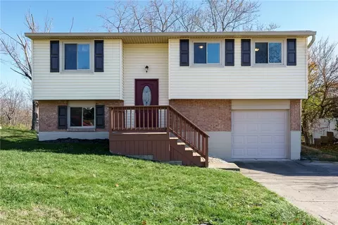 3188 Dorf Dr, Dayton, OH 45439