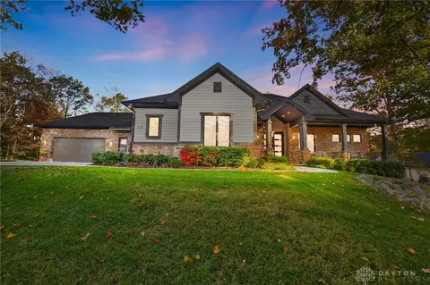 153 Hidden Forest Ct, Xenia, OH 45385