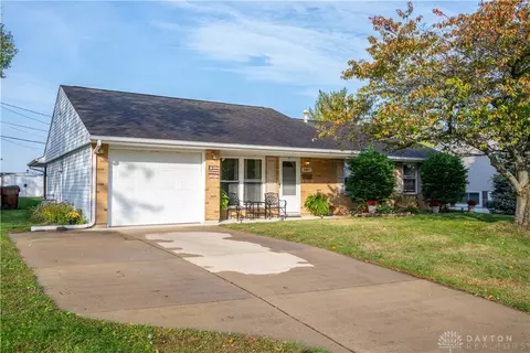 3907 Sparkhill Dr, Enon, OH 45323 photo 4