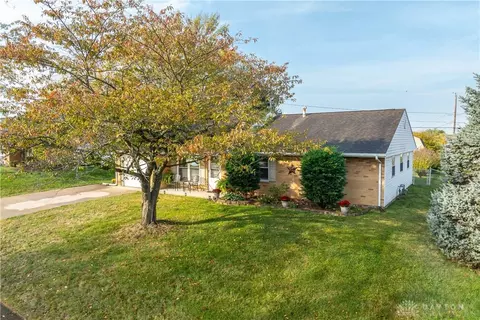 3907 Sparkhill Dr, Enon, OH 45323 photo 3
