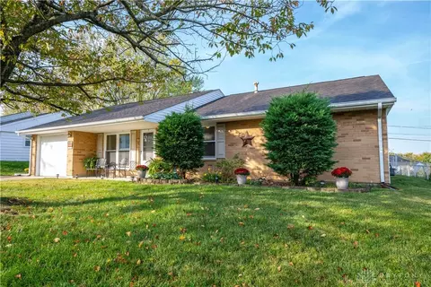 3907 Sparkhill Dr, Enon, OH 45323 photo 2