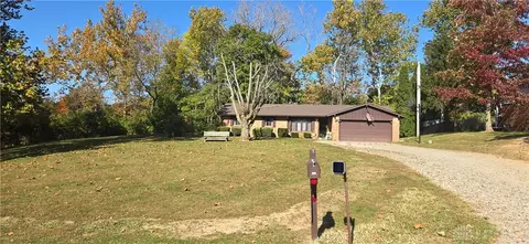 4996 Meadowcrest Ln, New Paris, OH 45347