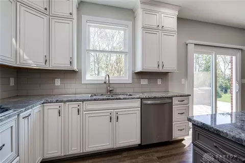 346 Crown Point Dr, Centerville, OH 45458 photo 17