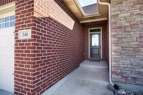 346 Crown Point Dr, Centerville, OH 45458 photo 4