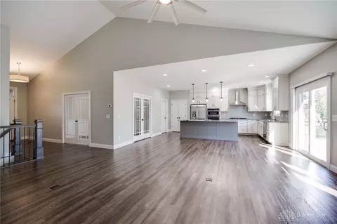 346 Crown Point Dr, Centerville, OH 45458 photo 11