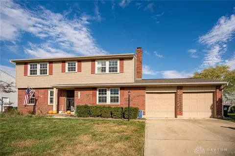 1769 El Camino Dr, Xenia, OH 45385