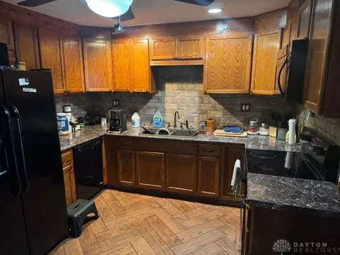 1823 W Washington St, Springfield, OH 45506 photo 9