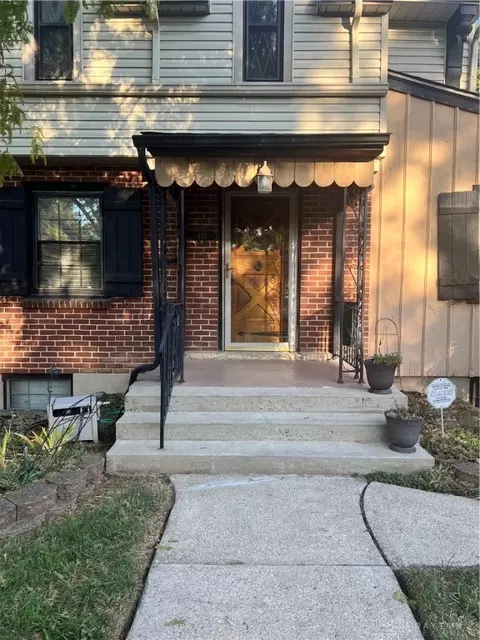 432 Willowwood Dr, Dayton, OH 45405