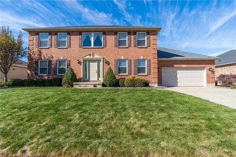 145 Ashmark Ct, Brookville, OH 45309