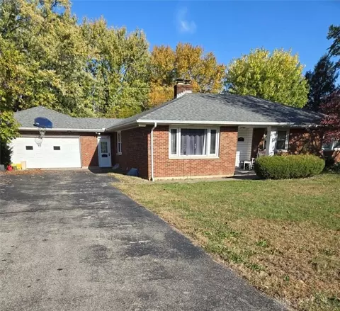 220 Kinsey Rd, Xenia, OH 45385