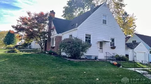 Exterior - 1521 N Lowry Ave, Springfield, OH 45504 photo 3 of 4