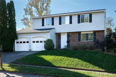 4830 Hollywreath Ct, Dayton, OH 45424