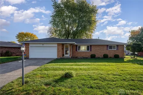 26 Beechnut Dr, West Milton, OH 45383