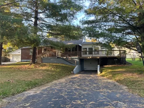 9049 Hanley Dr, Dayton, OH 45414