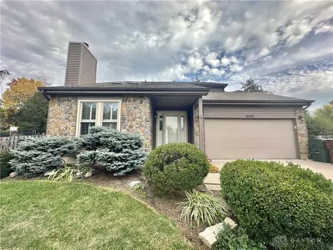 6090 Gentry Woods Dr, Centerville, OH 45459