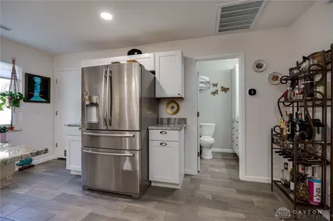 Kitchen - 802 Pine Needles Dr, Centerville, OH 45458 photo 6 of 6