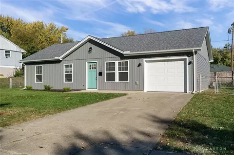 618 Bowser Dr, Park Layne, OH 45344